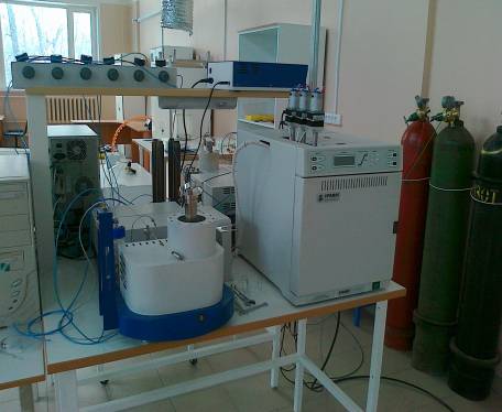 5-Лабораторная проточно-циркуляционная каталитическая установка BI-CATr (OXY).jpg